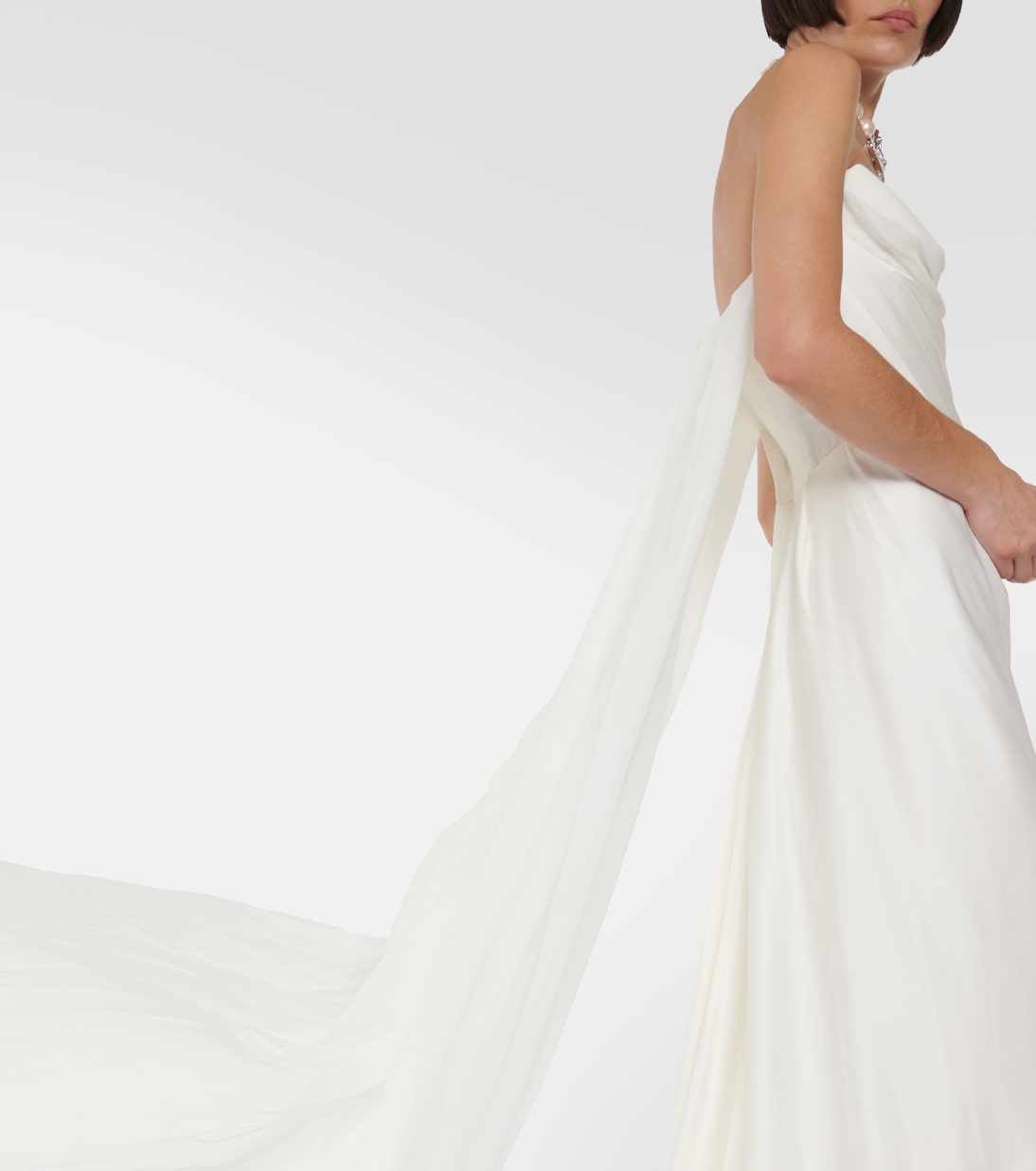 Vestido Nupcial de Seda Crêpe con Capa Galáctica de Vivienne Westwood