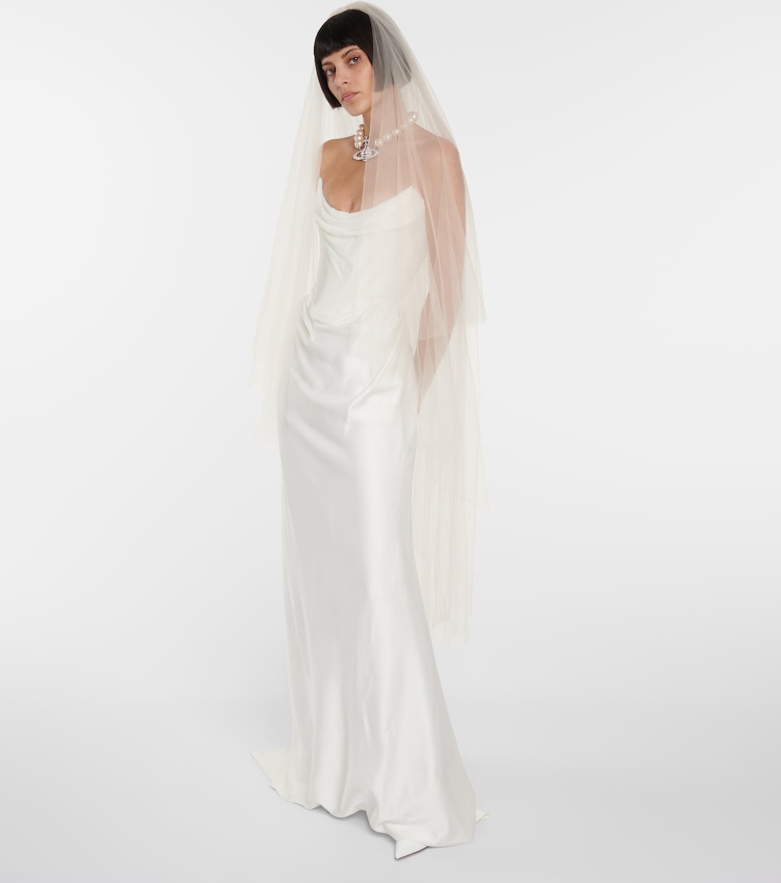 Vestido Nupcial de Seda Crêpe con Capa Galáctica de Vivienne Westwood