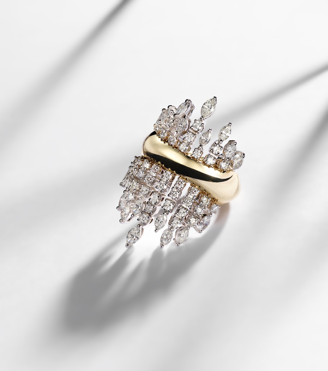 Golden Strada 18kt gold ring with diamonds  | Yeprem