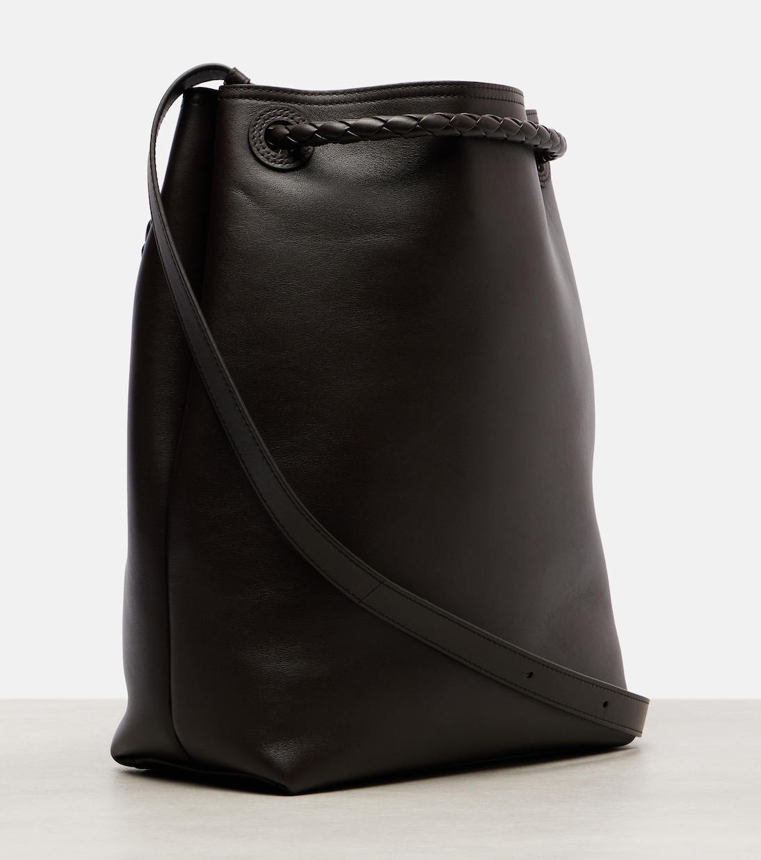 Andiamo Small leather bucket bag | Bottega Veneta
