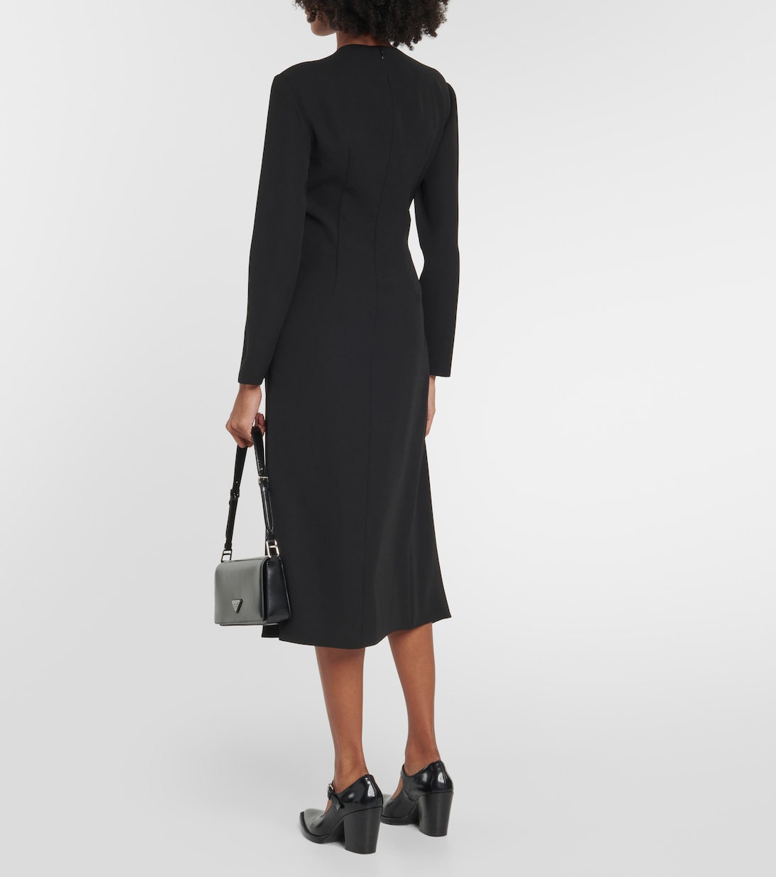 Vestido Mid-Length de Crêpe con Detalles de Lujo de Prada para Jóvenes Modernos