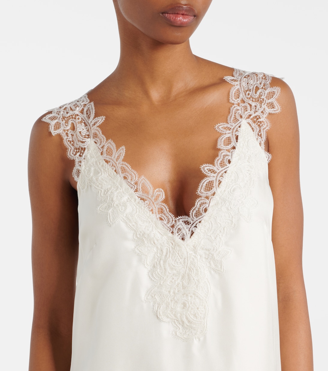 Robe aus Seide mit Spitze | Róhe