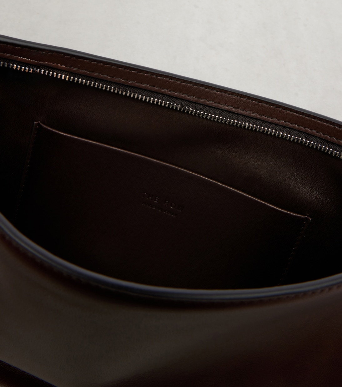 Schultertasche EW Izzy Medium aus Leder | The Row