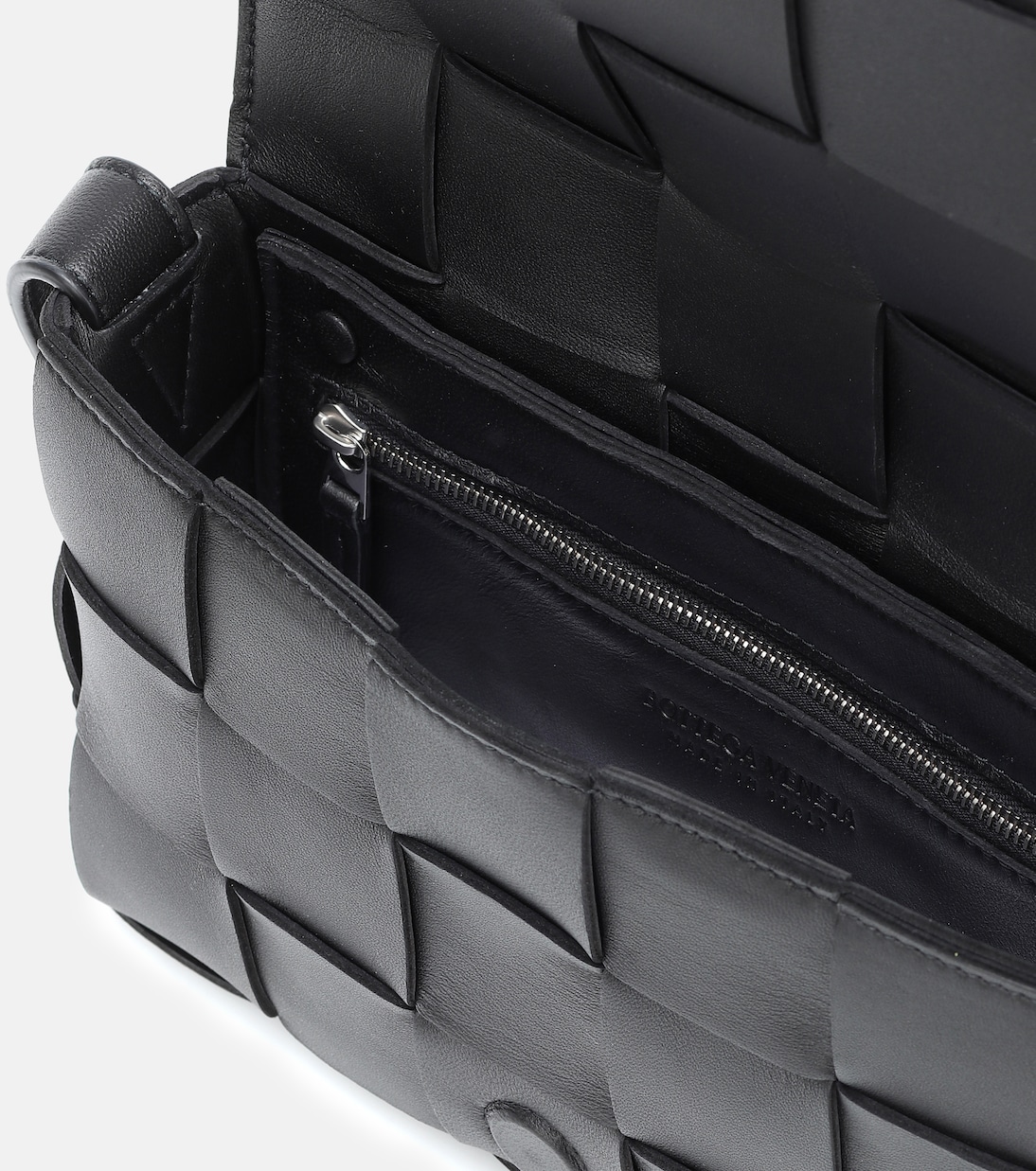 Cassette leather shoulder bag in black - Bottega Veneta | Mytheresa