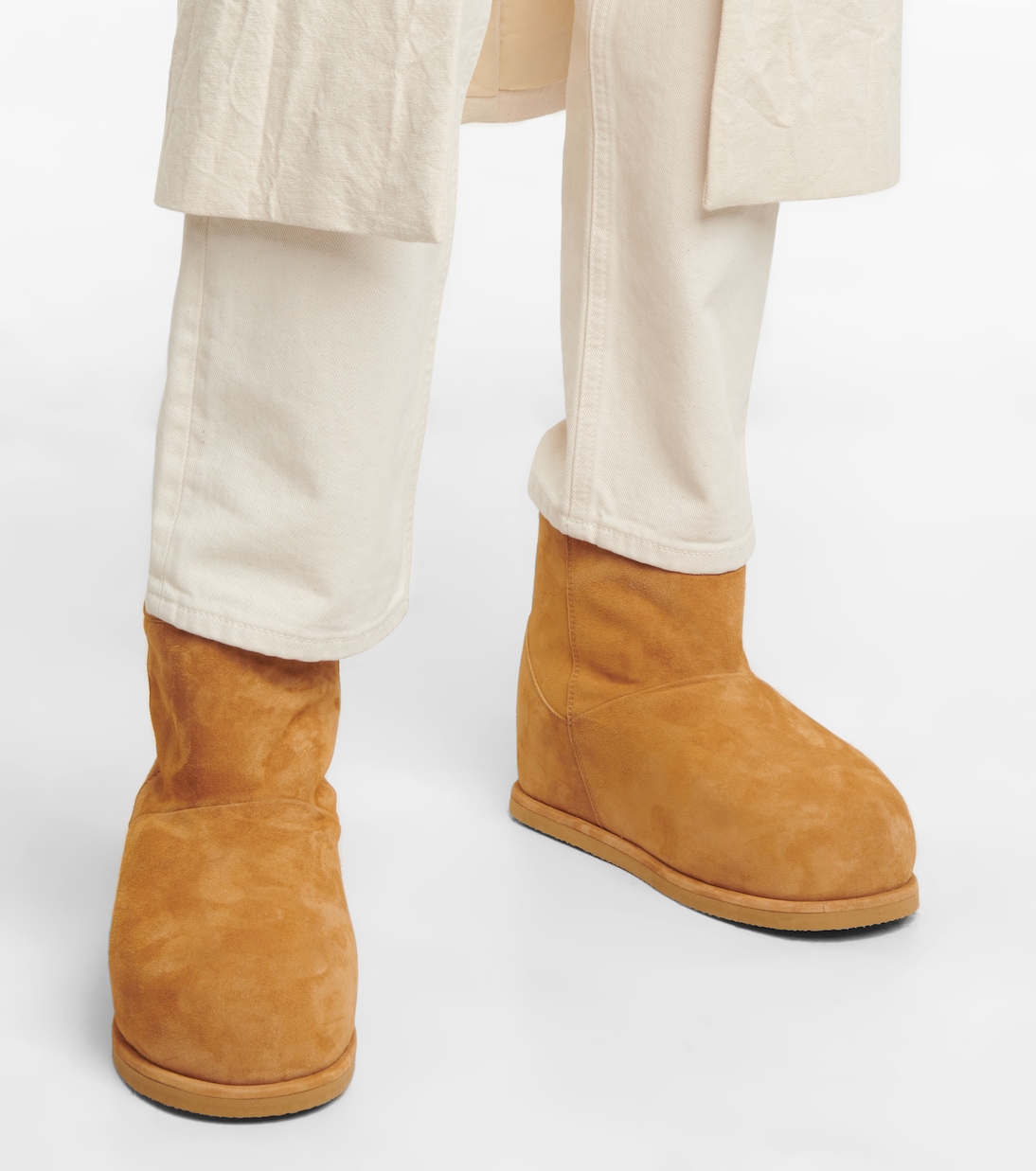 Ankle Boots Heidi aus Veloursleder | Amina Muaddi