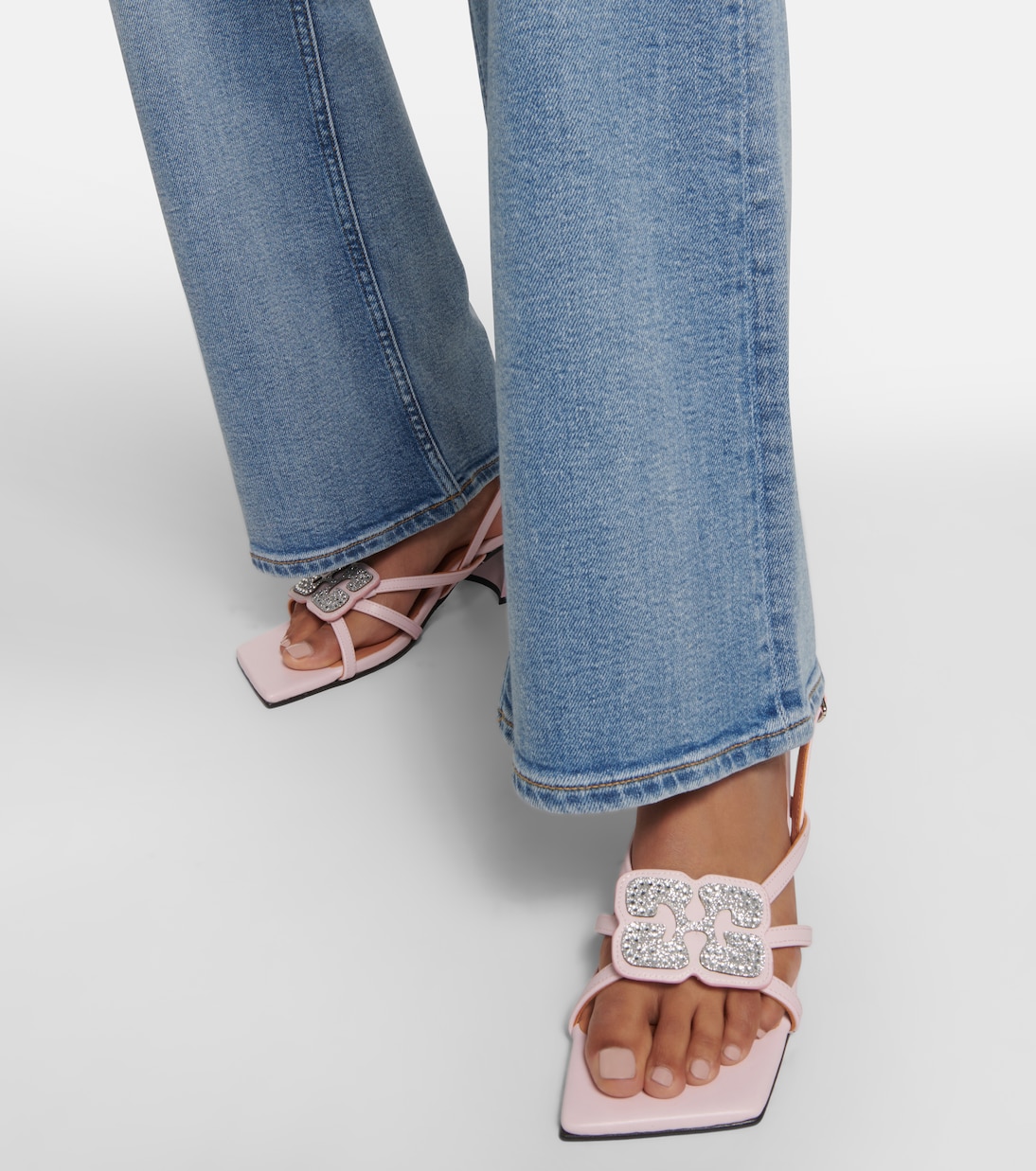 Verzierte Sandalen aus Lederimitat | Ganni