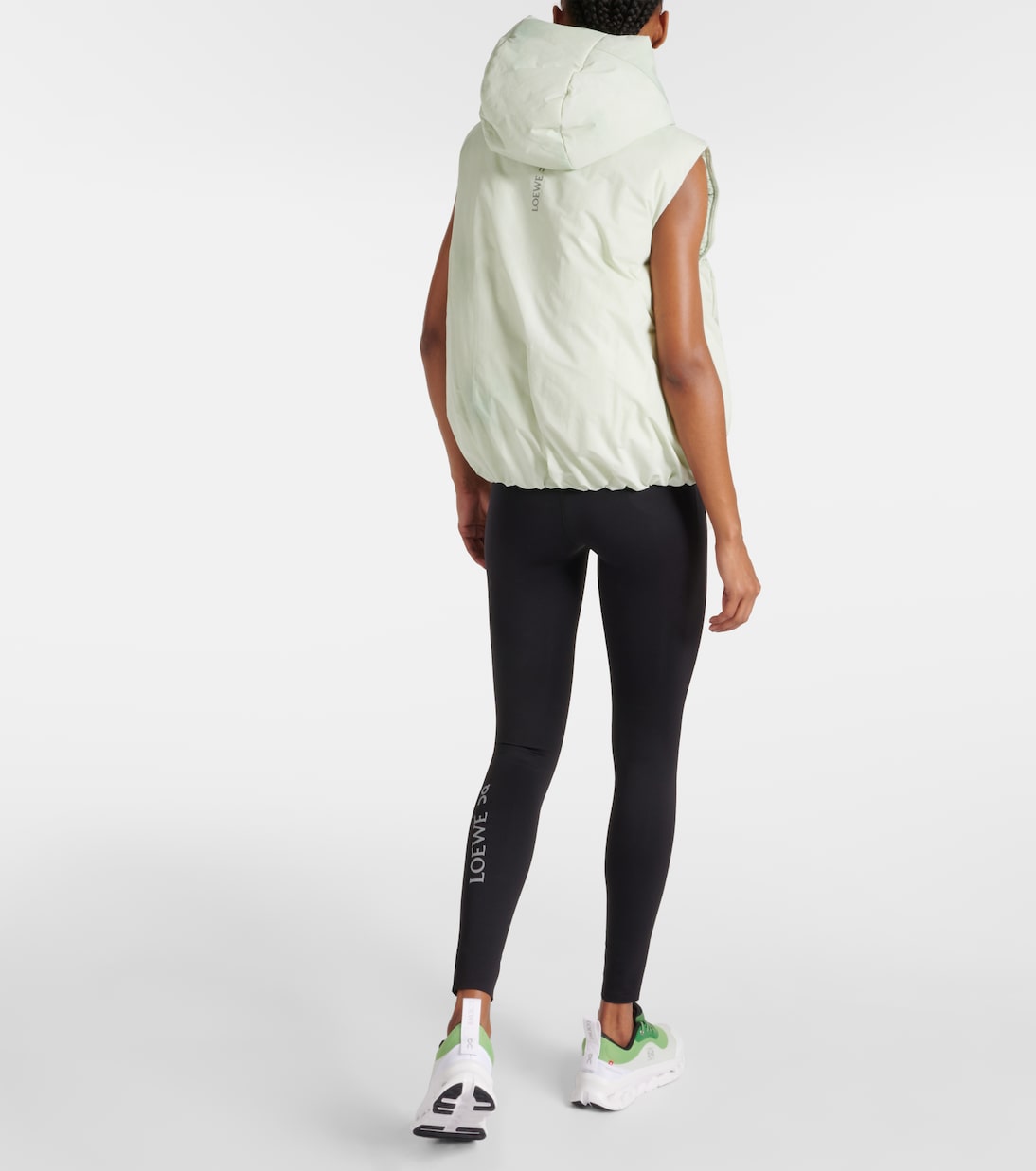 Chaqueta Técnica Tie-Dye de Loewe X On para Jóvenes Urbanos