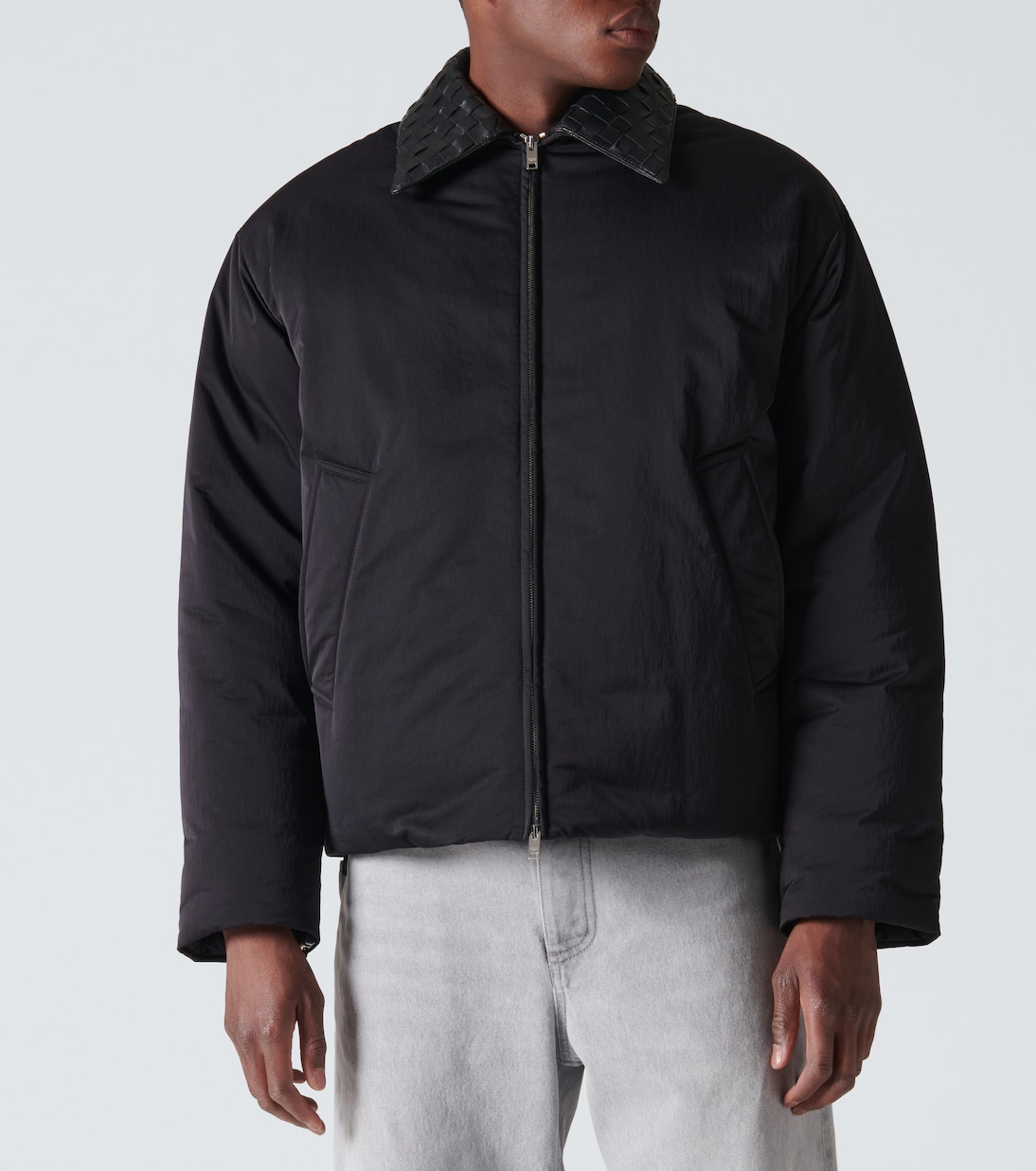 Daunenjacke Intrecciato aus Twill mit Leder | Bottega Veneta