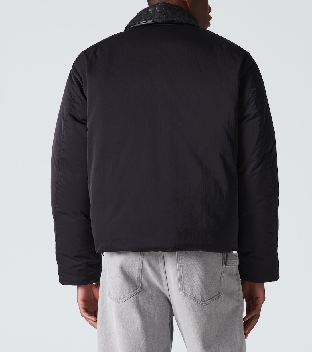 Daunenjacke Intrecciato aus Twill mit Leder | Bottega Veneta