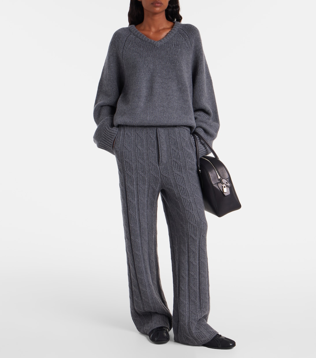 Oia oversized cashmere sweater | Lisa Yang