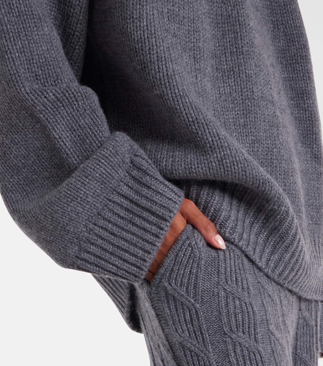 Oia oversized cashmere sweater | Lisa Yang