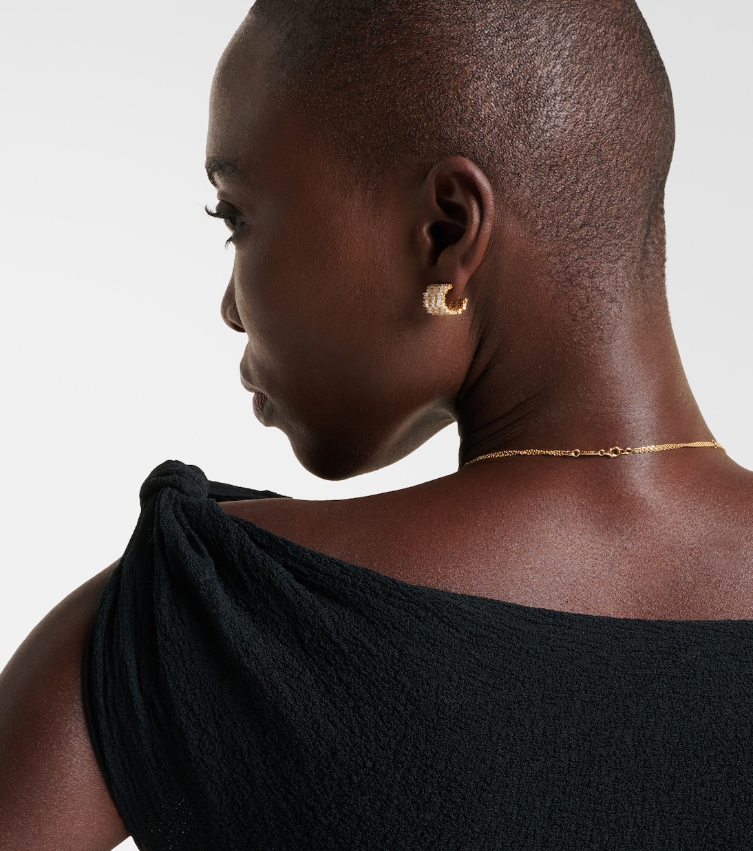 Orecchini in oro 18kt con diamanti firmati SUZANNE KALAN, perfetti per giovani trendy
