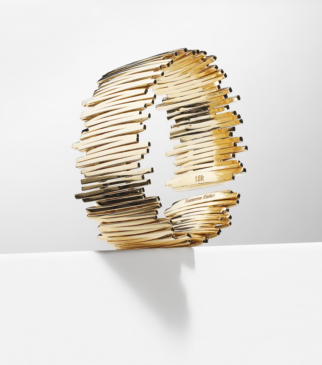 Bracciale in oro 18kt con design audace per giovani trendsetter