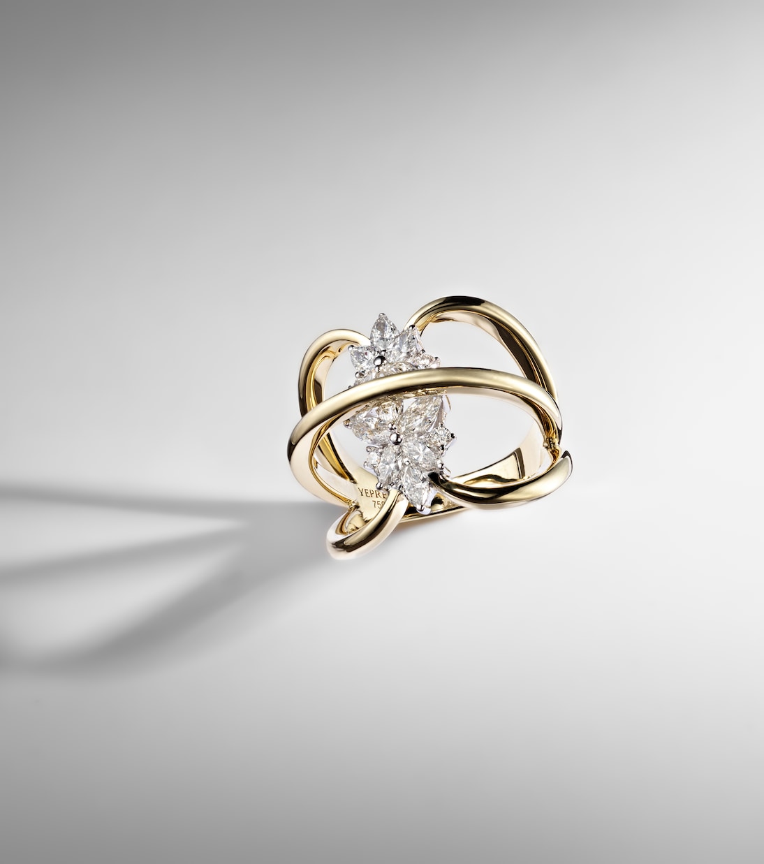 Ring Golden Strada aus 18kt Gelbgold mit Diamanten | Yeprem