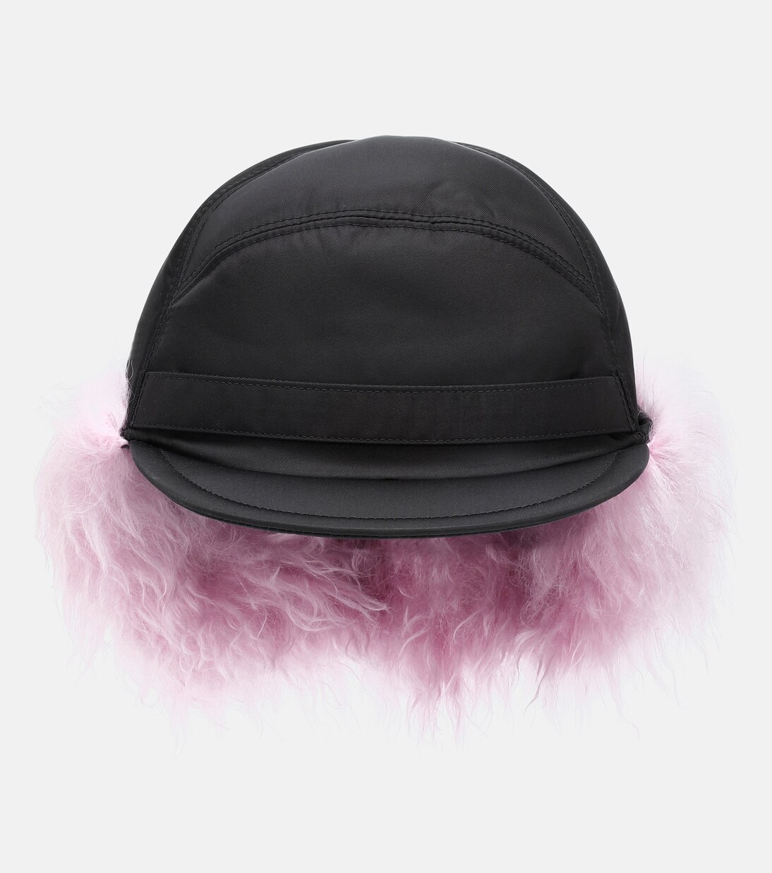 Berretto PRADA in nylon con dettagli in mohair per uno stile giovane e trendy