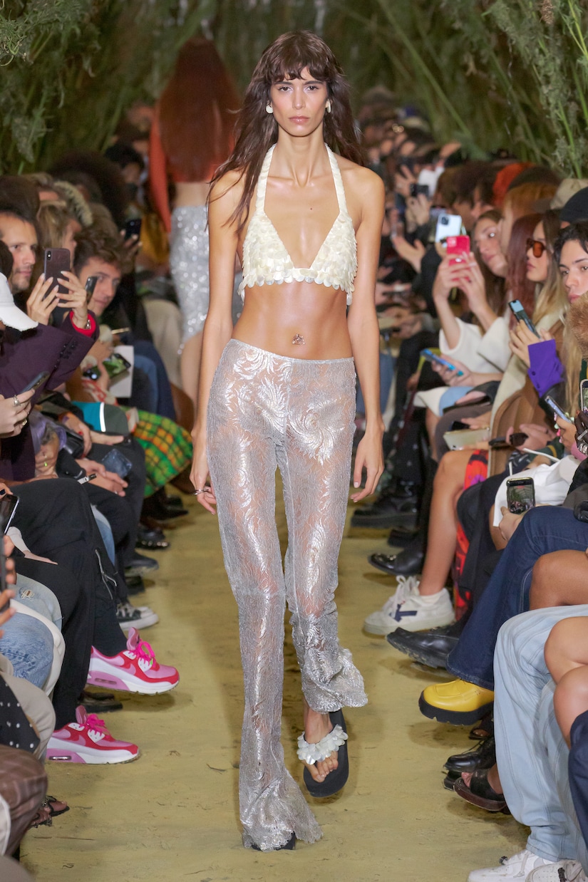 Pantalon évasé à taille basse en dentelle | Coperni