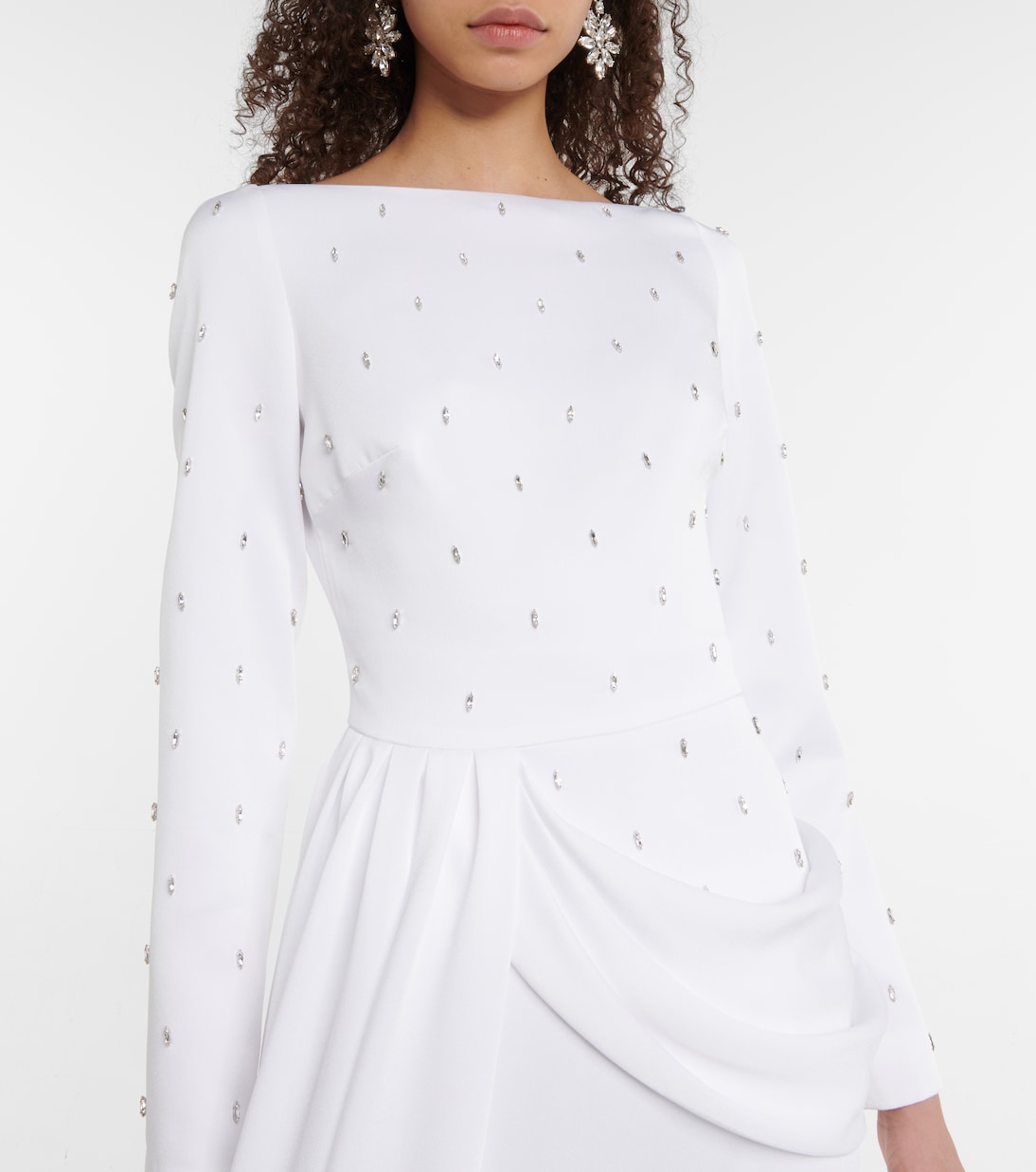 Verzierte Robe aus Satin | Rasario