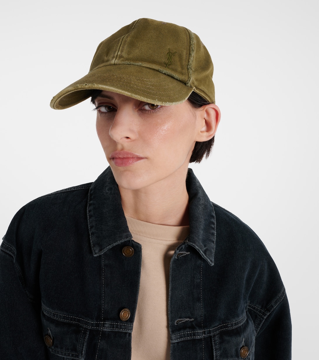 Cappellino Saint Laurent Cassandre con effetto vissuto per stile urbano giovanile