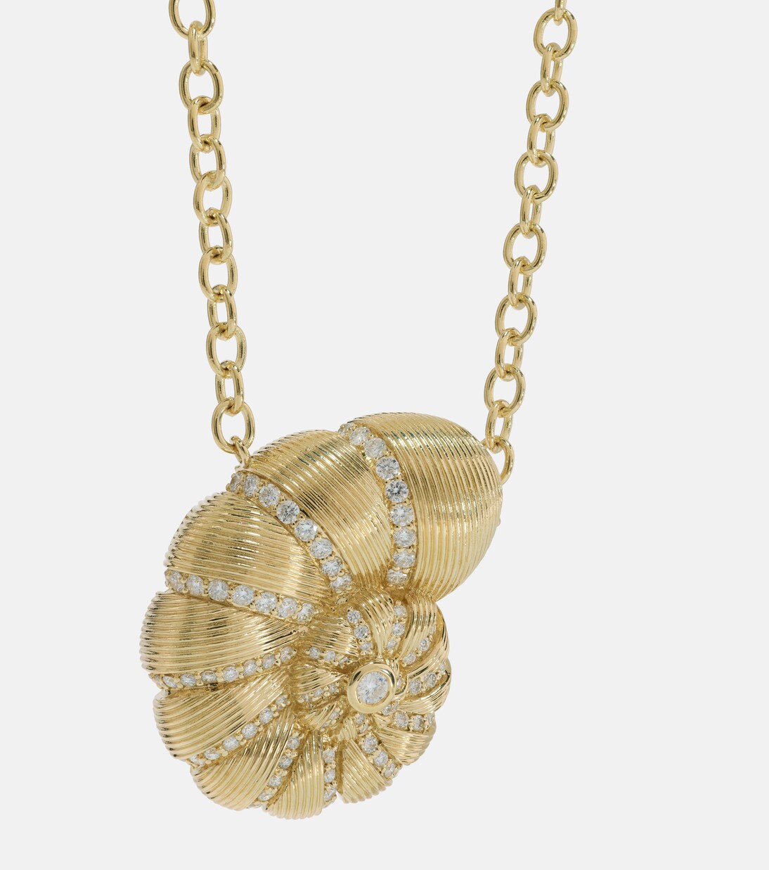 Collana in oro giallo 14kt con conchiglia Nautilus incisa e dettagli diamantati - Eleganza giovanile SYDNEY EVAN