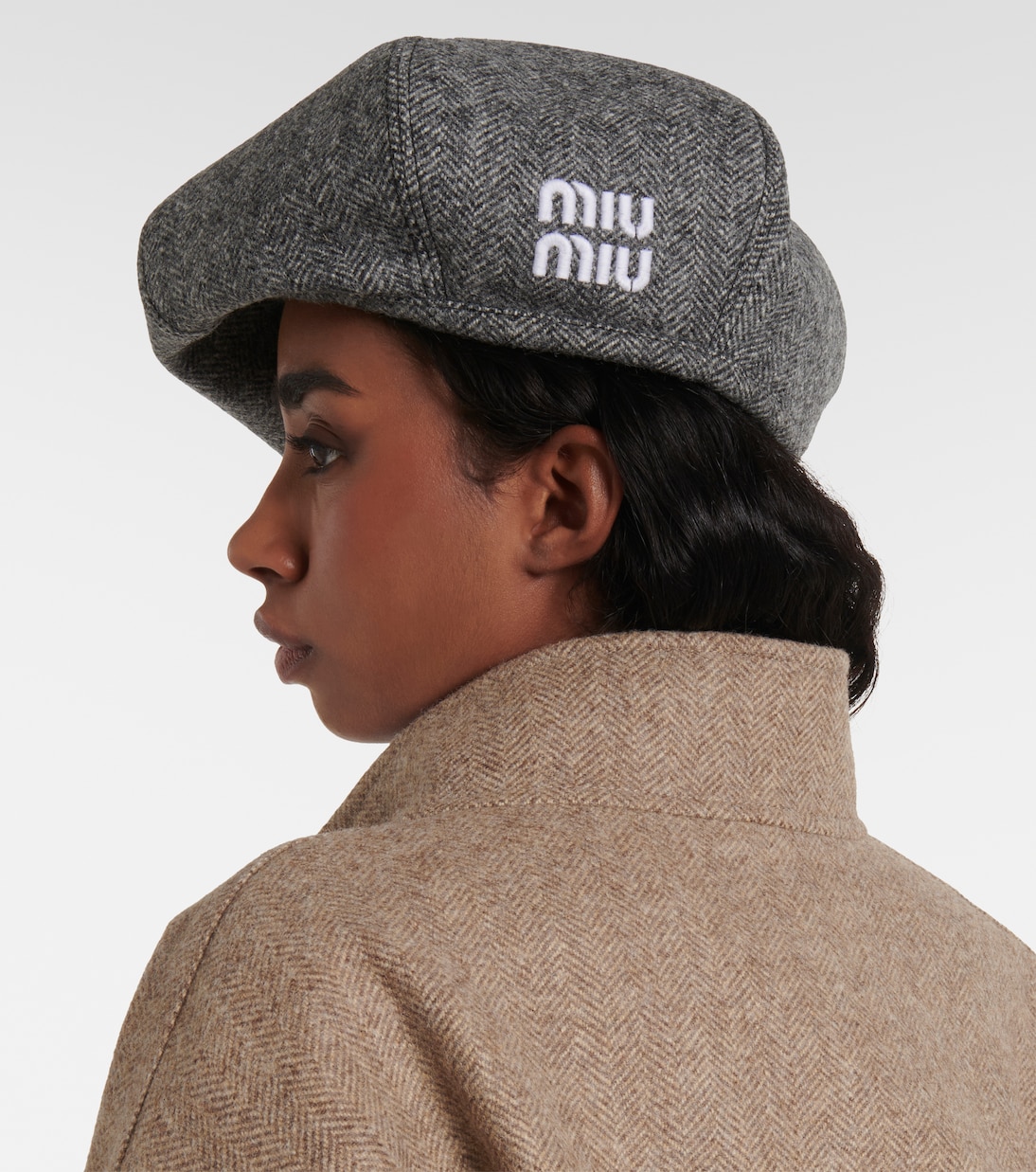 Basco in lana con logo | Miu Miu
