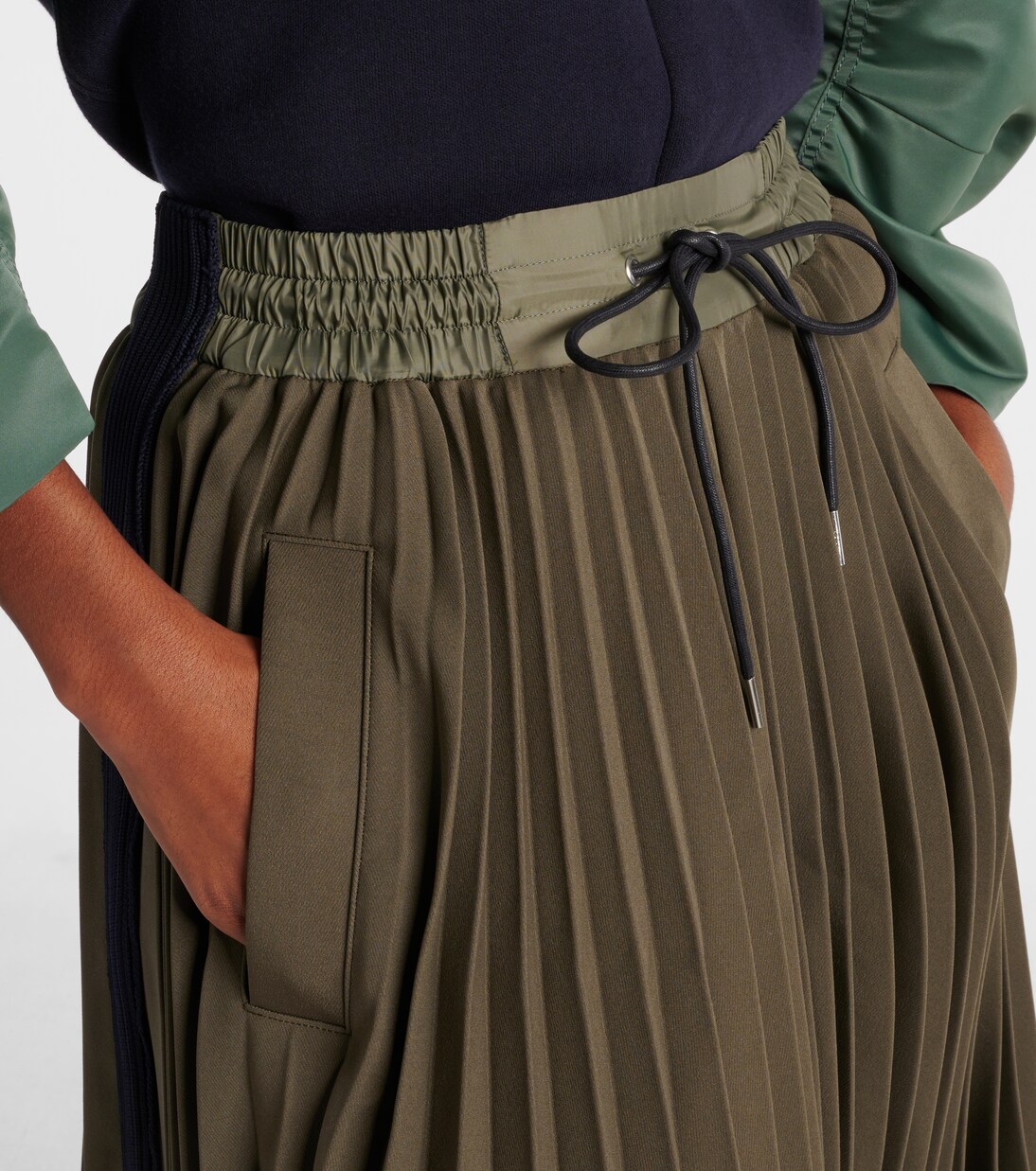 Pleated jersey midi skirt in green - Sacai | Mytheresa