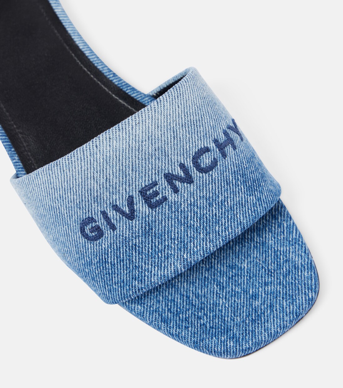 Givenchy Infradito in Denim per Giovani Stilisti
