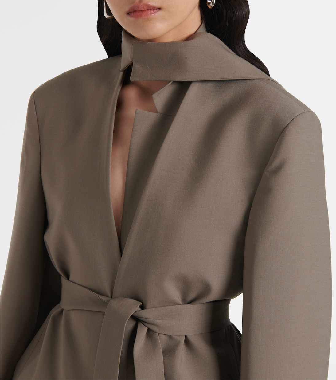 Deconstructed belted blazer | Róhe