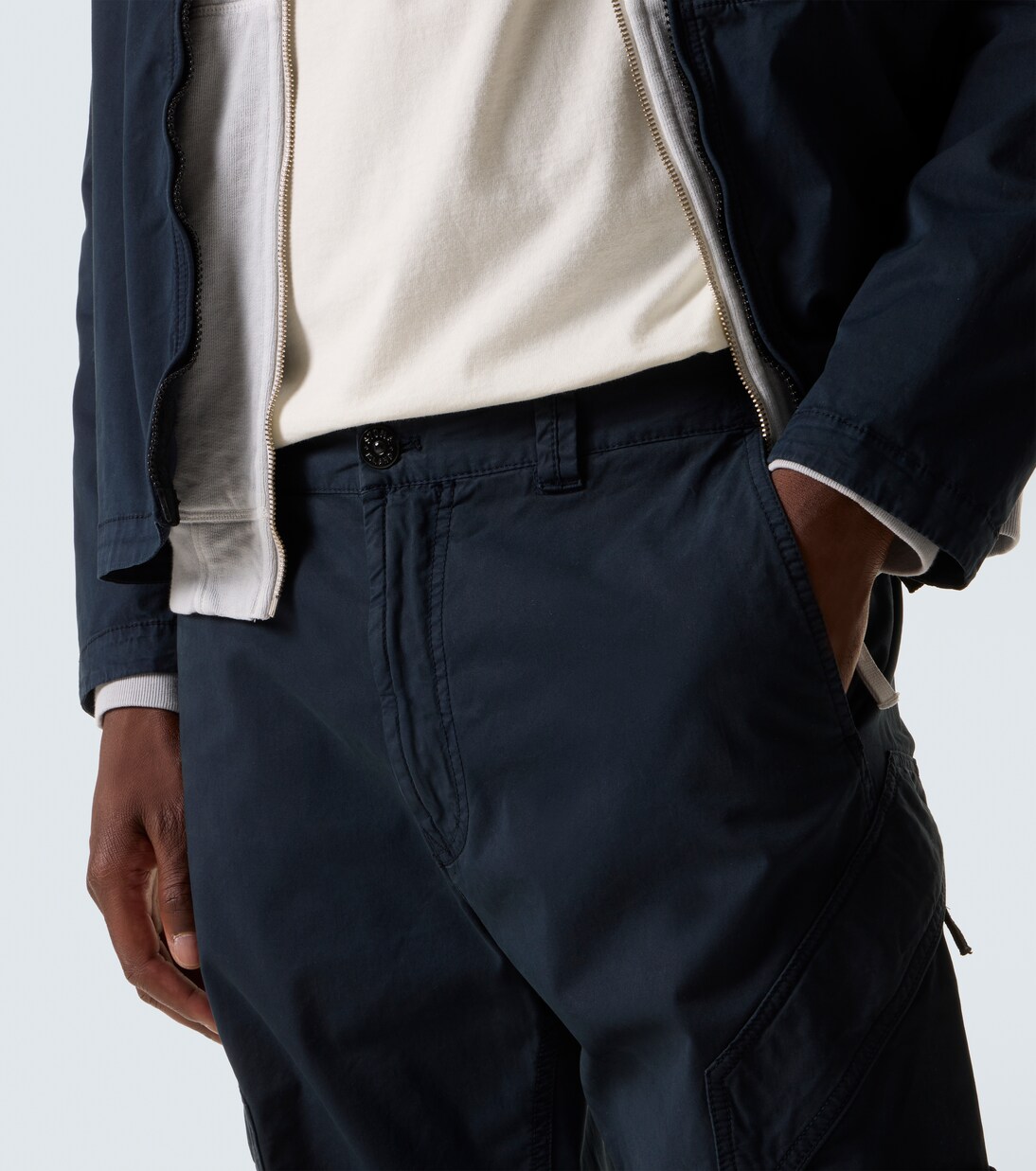 بنطلون كارغو من تويل القطن المخلوط مطرز | Stone Island