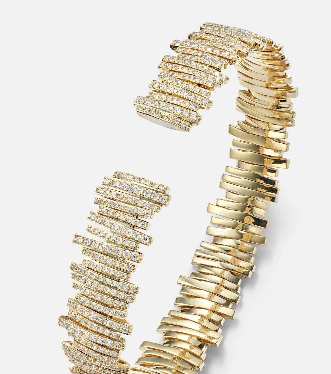 Medium 18kt gold bangle with diamonds | Suzanne Kalan