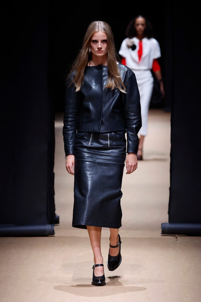 Jupe midi en cuir | Prada