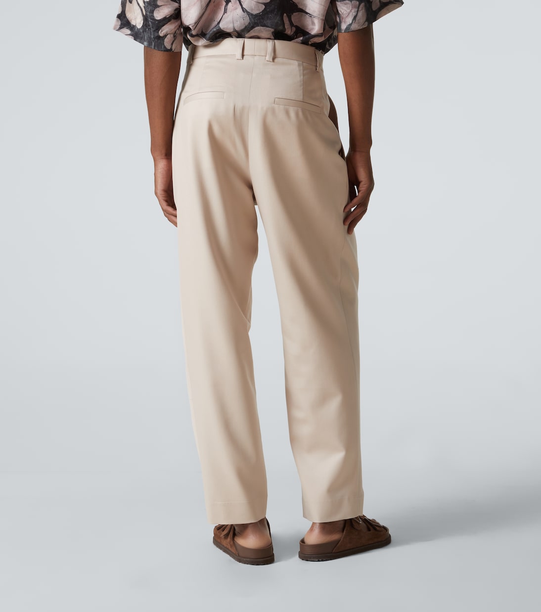 Pleated wool tapered pants | King & Tuckfield
