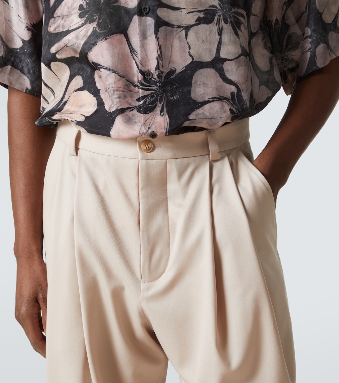 Pleated wool tapered pants | King & Tuckfield