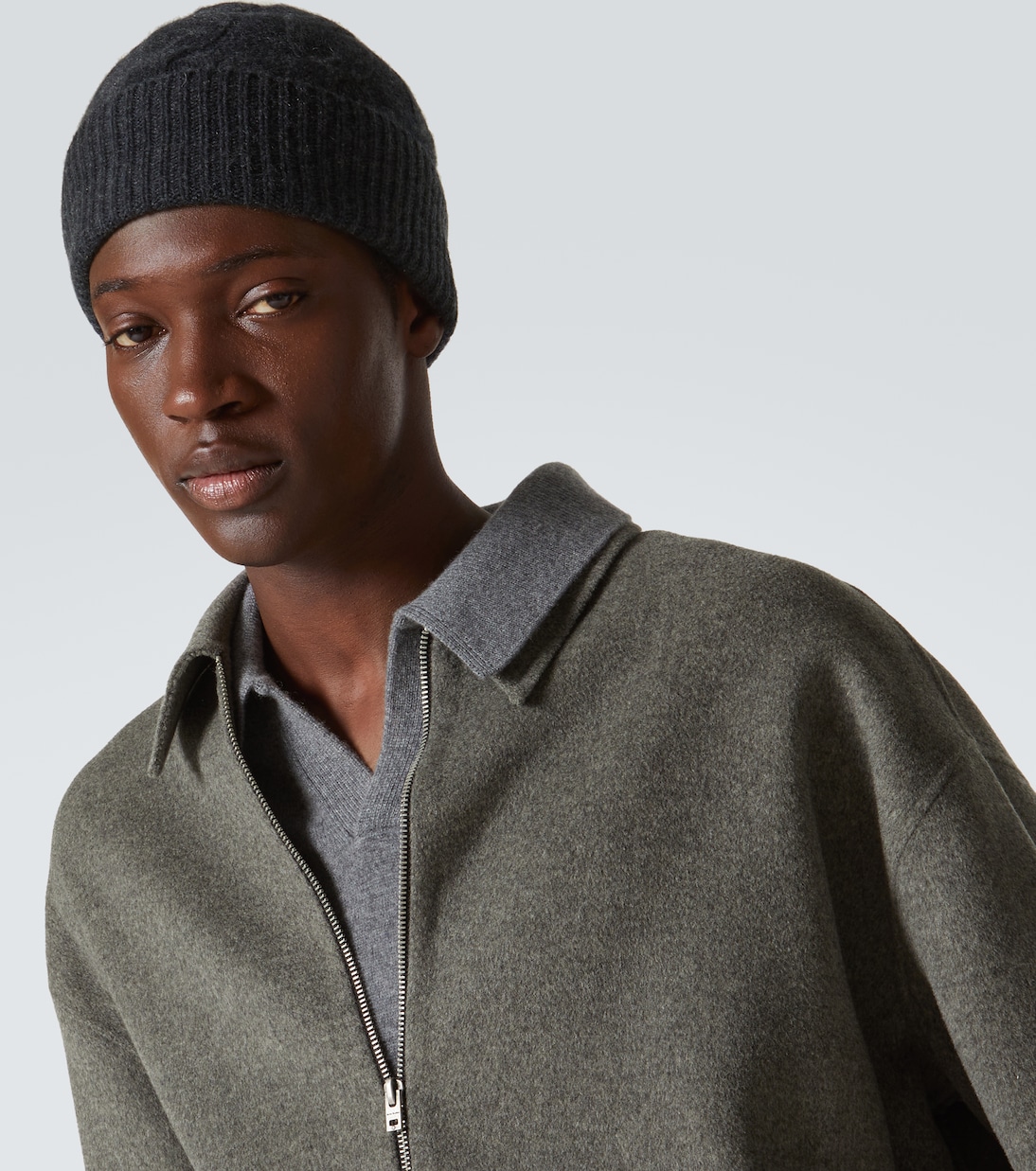 Berretto in maglia di cashmere a trecce | Le Kasha