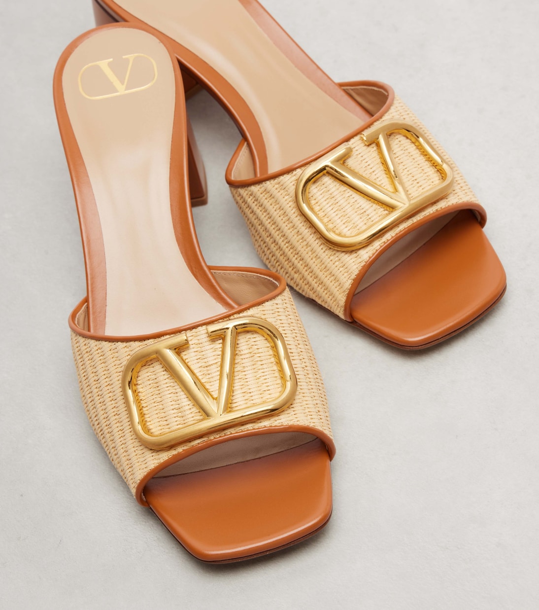 Sandales VLogo en raphia et cuir | Valentino Garavani