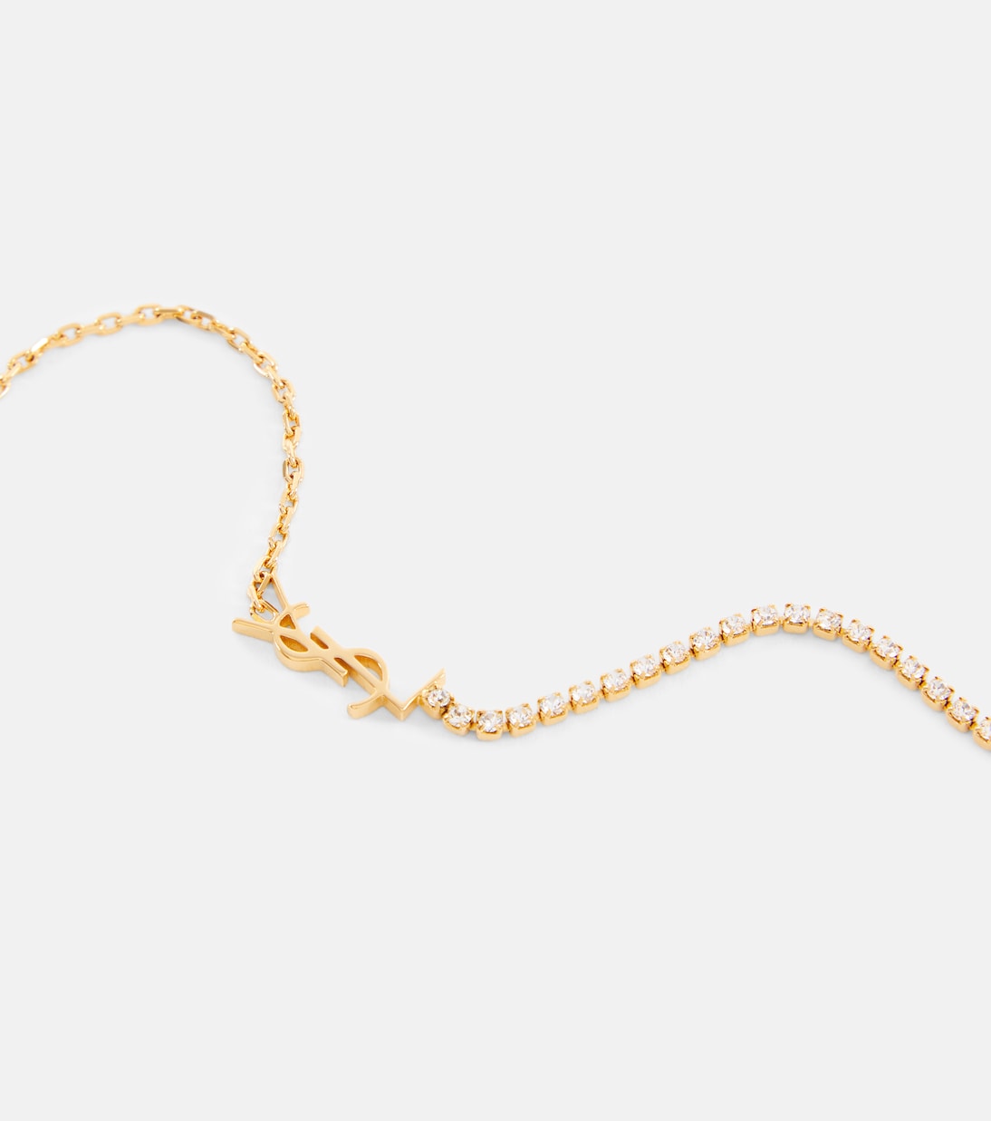 Bracciale Saint Laurent Cassandre con dettagli decorativi per un look giovane e trendy