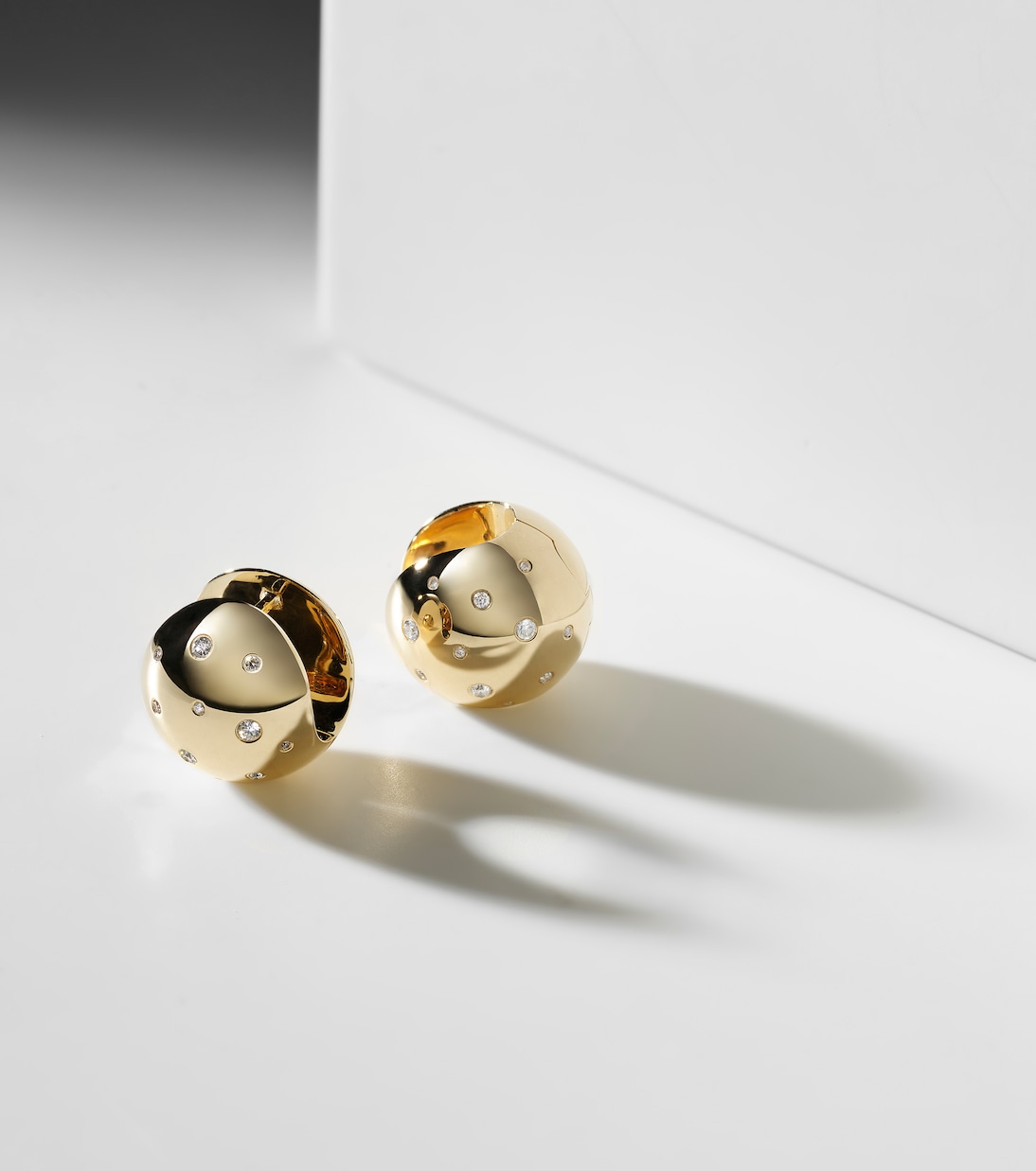 Boucles d'oreilles Glow Galaxy en or 18 ct et diamants | Ileana Makri