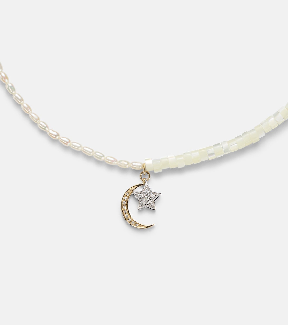 Collana moderna Sydney Evan in oro giallo 14kt con design a mezzaluna e dettagli diamantati per giovani trendy