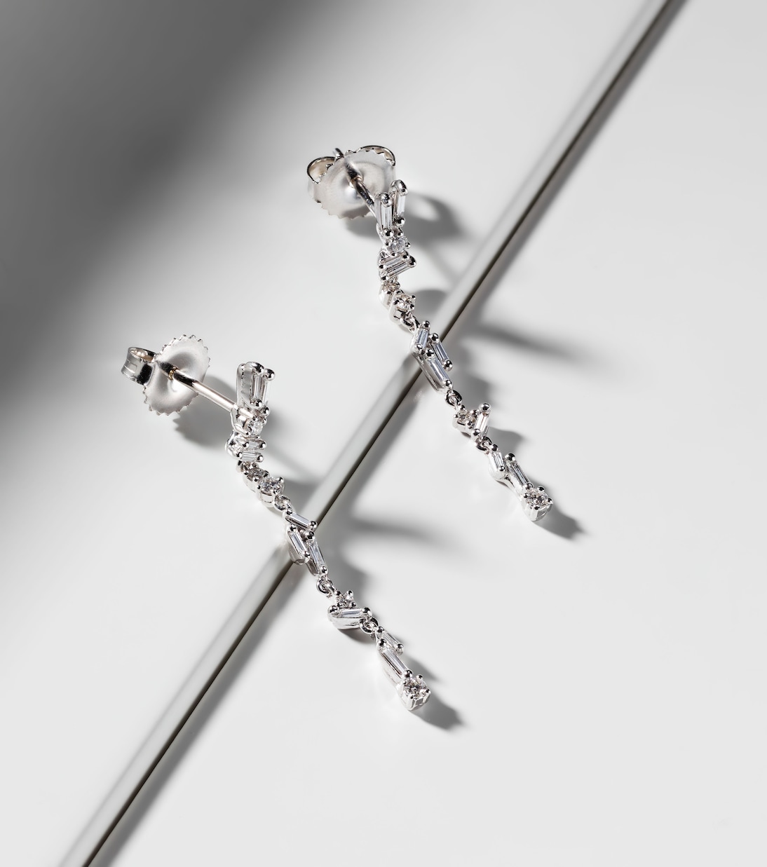 Boucles d’oreilles Classic en or blanc 18 ct et diamants | Suzanne Kalan