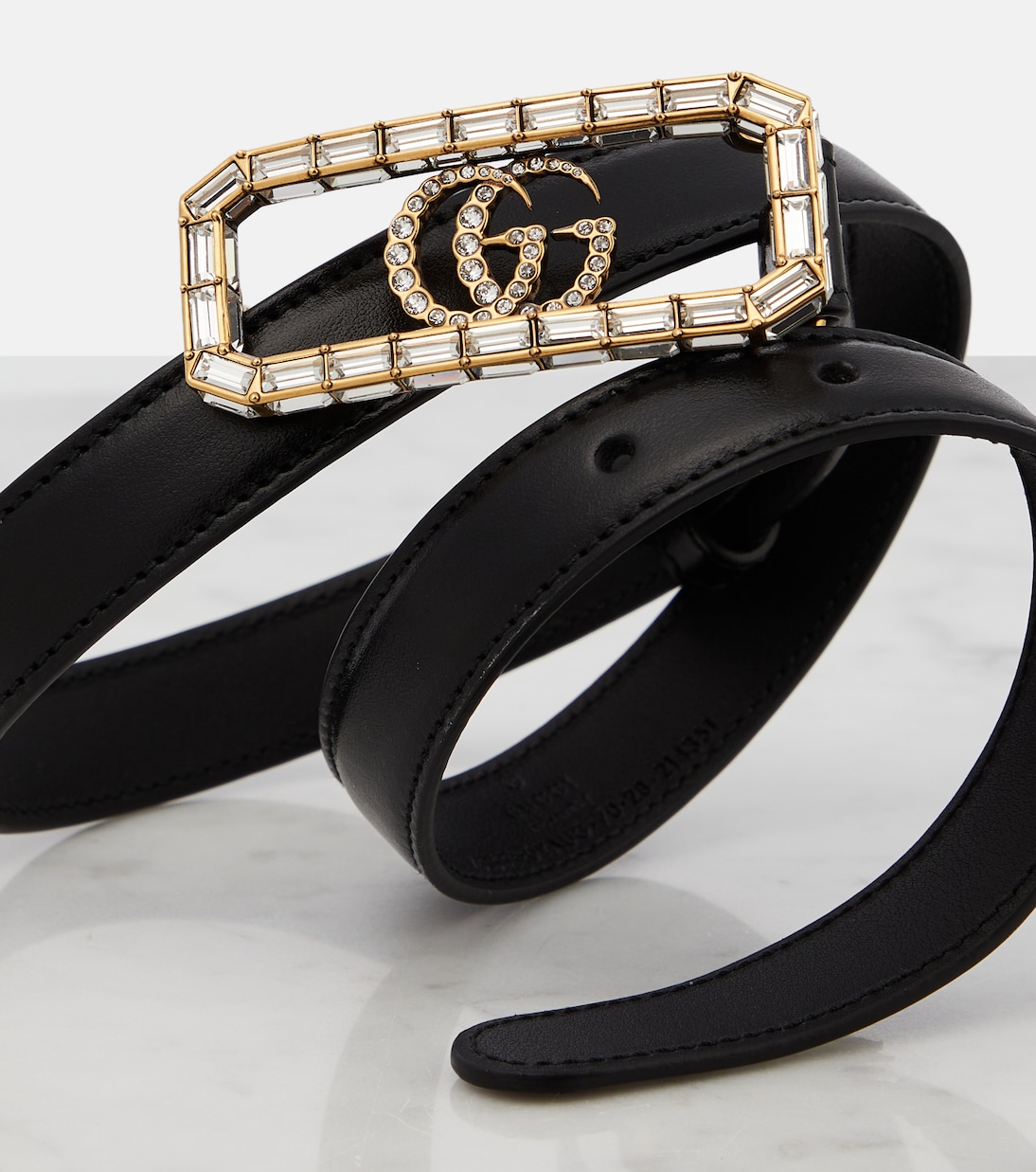 Cintura in pelle GUCCI con cristalli e logo Double G, stile giovane e trendy