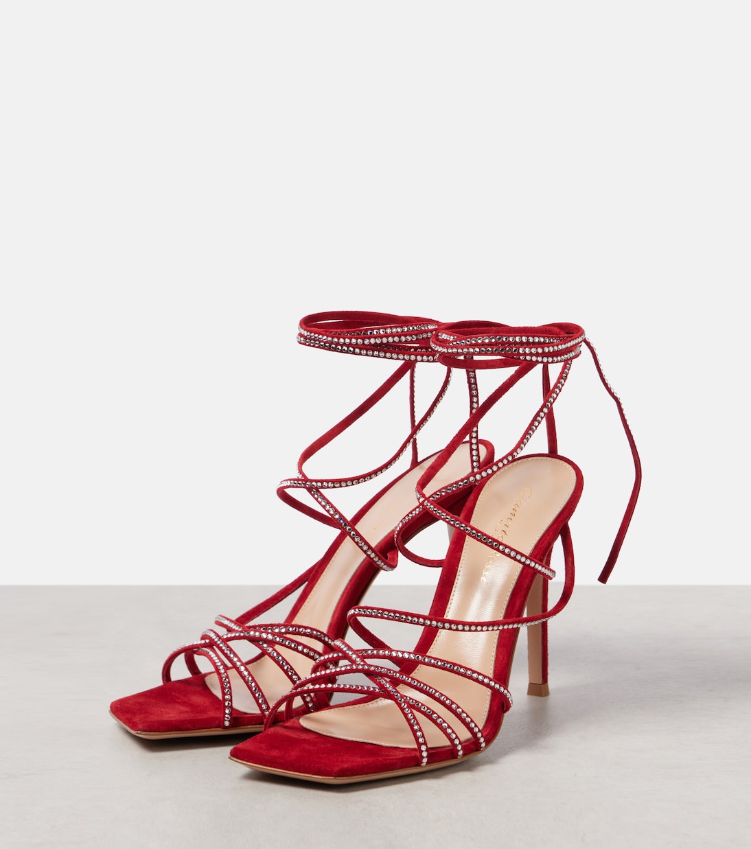 105 크리스털 임벨리시드 스웨이드 샌들 | Gianvito Rossi
