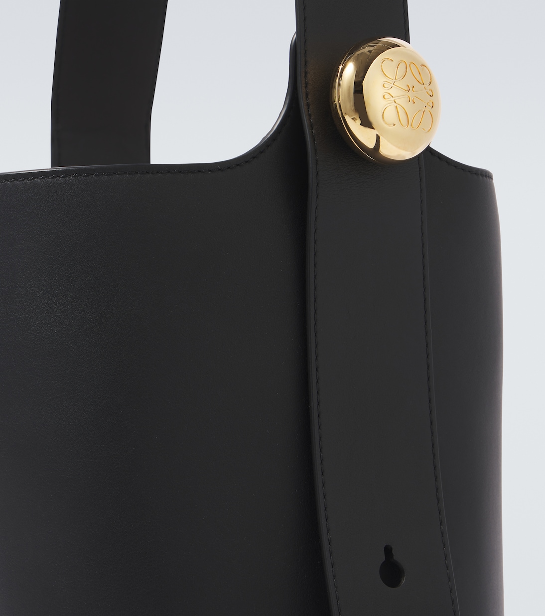 Bucket-Bag Pebble Medium aus Leder | Loewe
