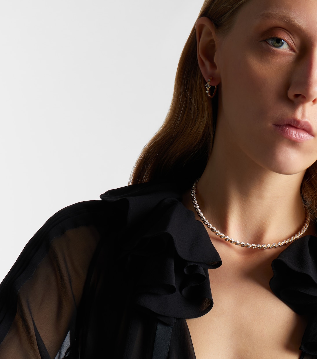 Sculpted Cable Flex 18kt gold (750/1000) choker with diamonds | David Yurman