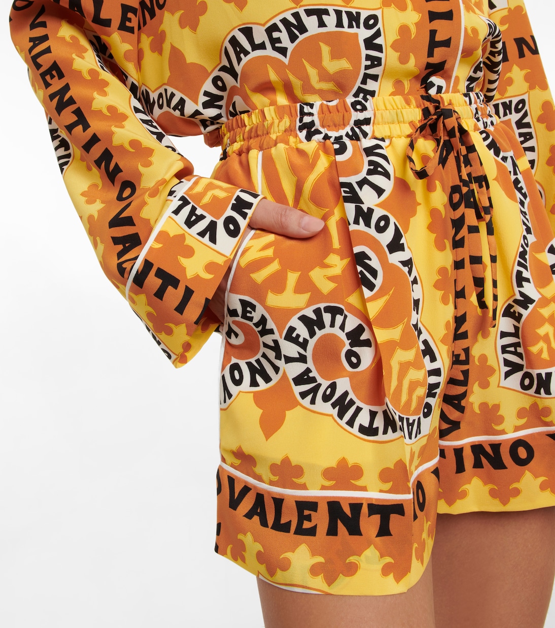Shorts in crêpe di seta con stampa | Valentino