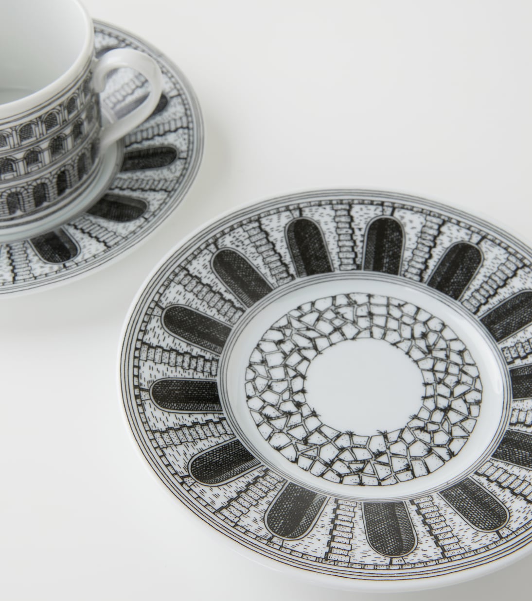 Architettura set of 6 teacups and saucers | Fornasetti