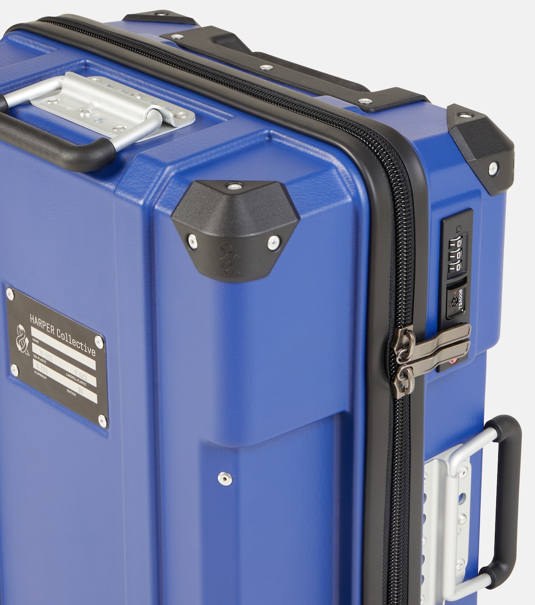 Ghost 5.0 carry-on suitcase | Harper Collective