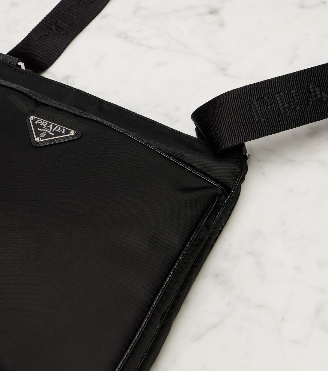 Schultertasche aus Re-Nylon mit Leder | Prada