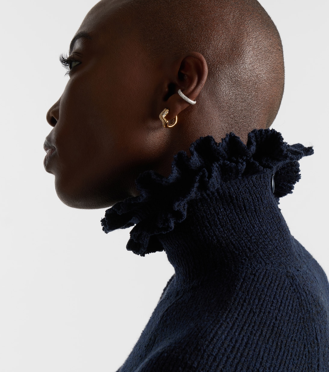 Ear cuff Jumbo de oro blanco de 18 ct (750/1000) con diamantes | Shay Jewelry