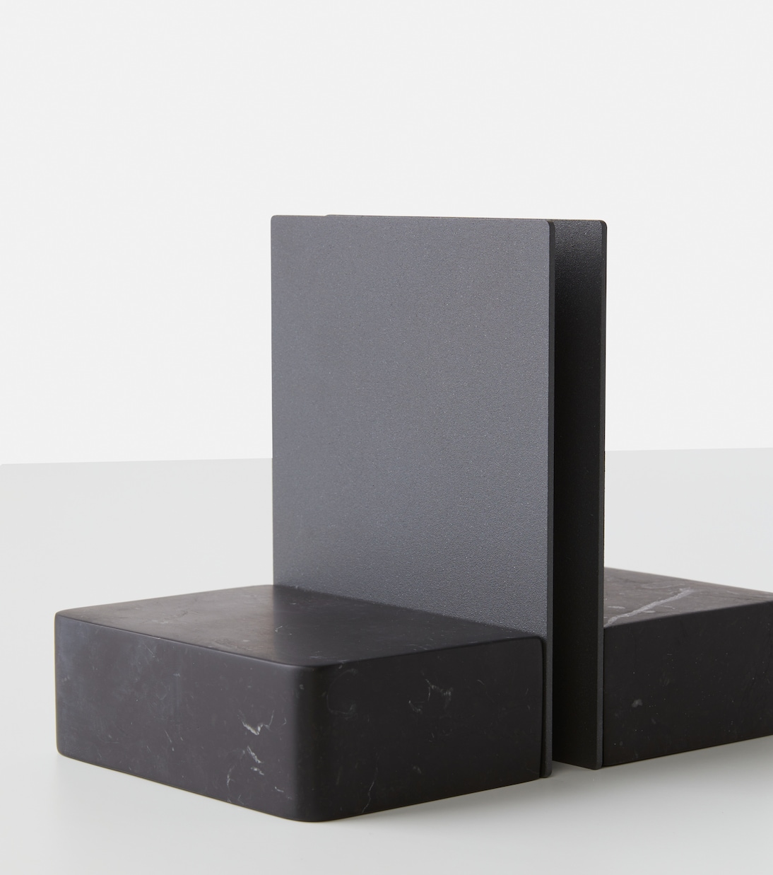 Pietra L 08 set of 2 bookends | Salvatori