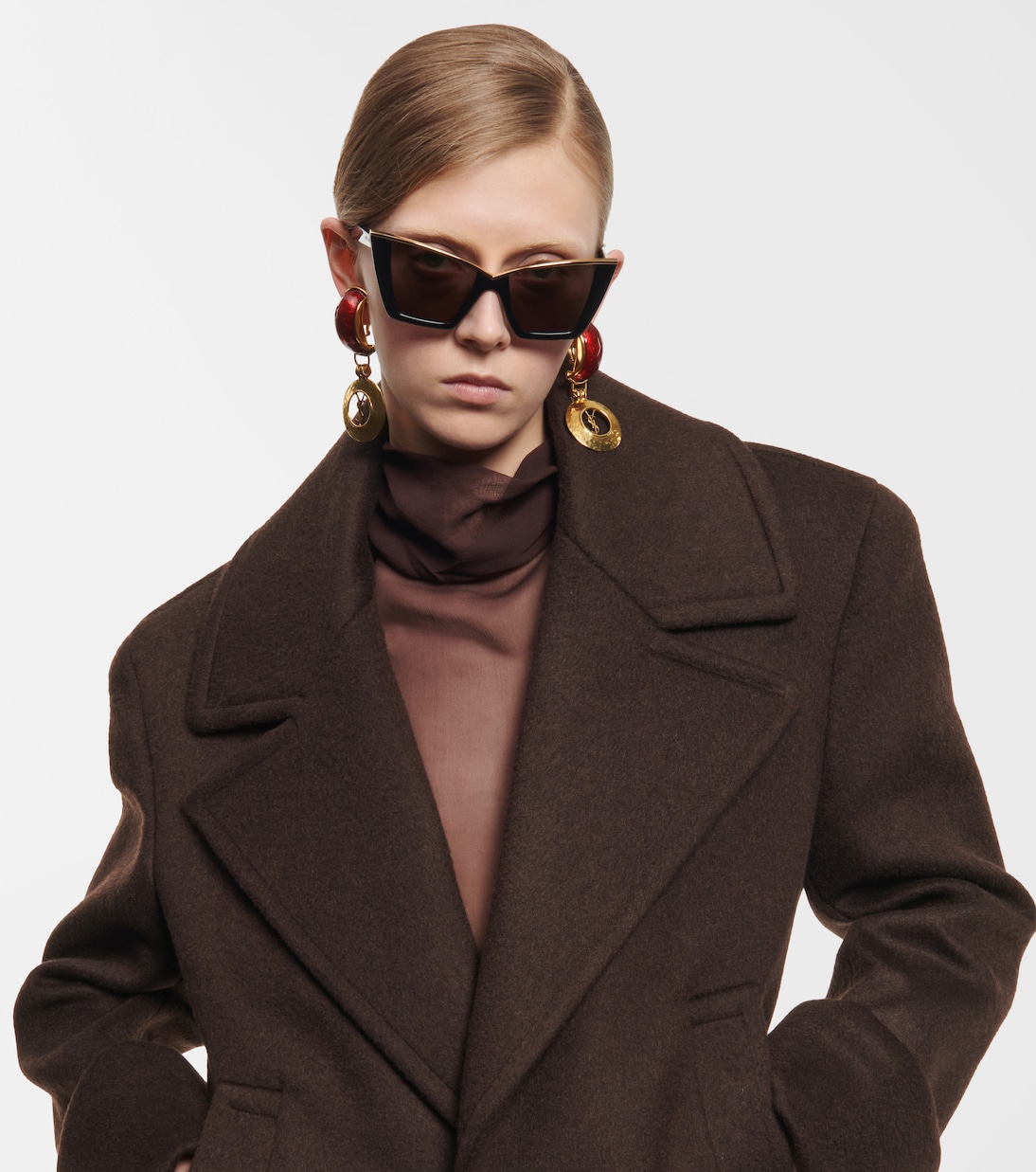 Occhiali da sole Saint Laurent SL 570 a forma di occhio di gatto per giovani trendy