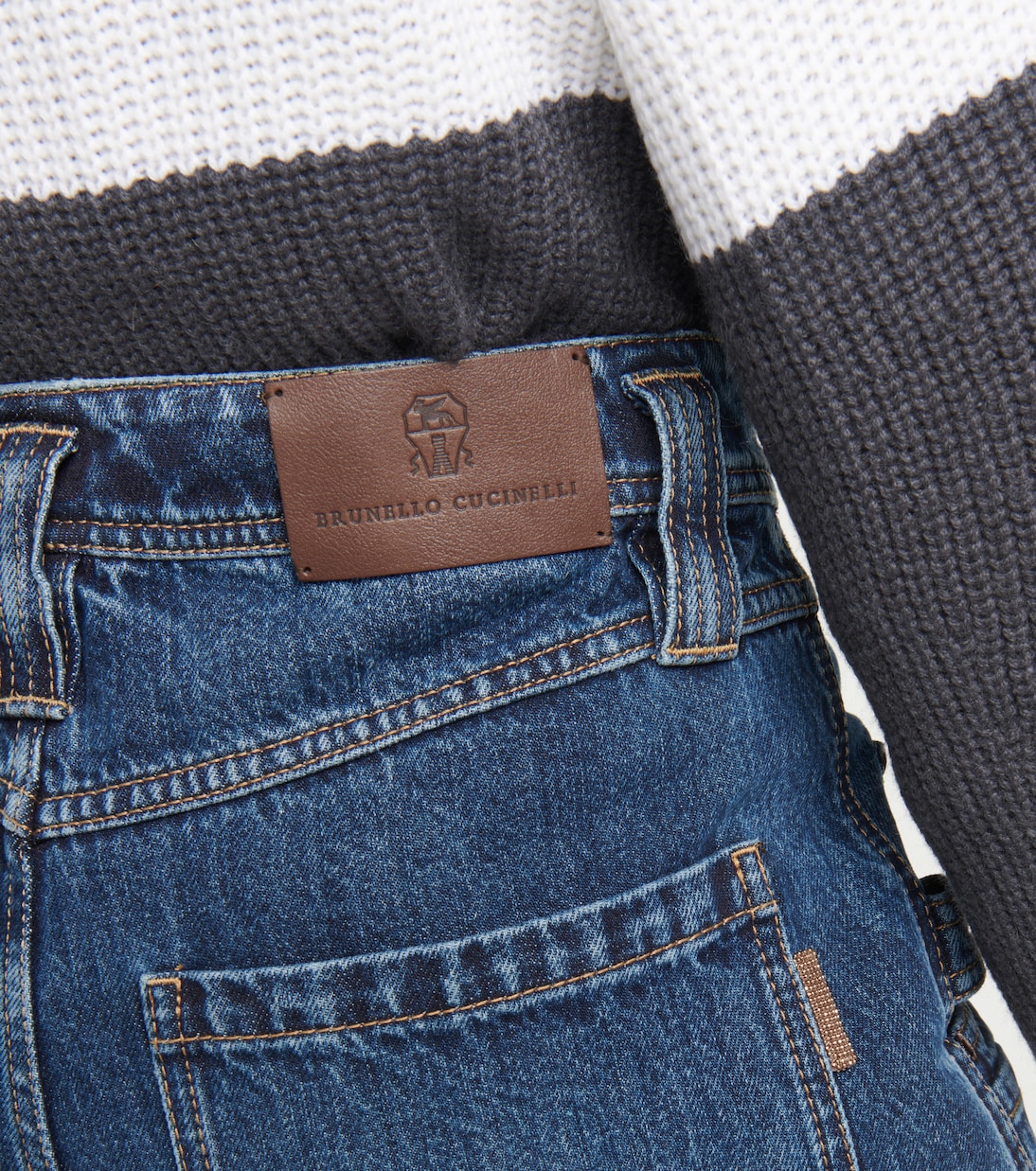 Jeans a gamba larga e vita media | Brunello Cucinelli